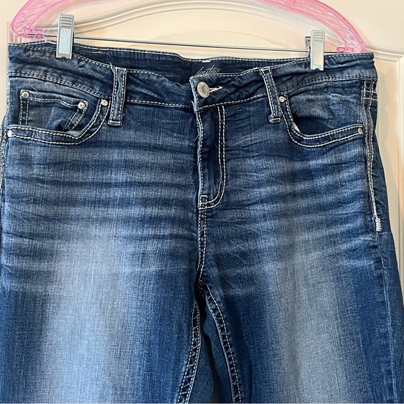 Daytrip Women’s Vintage Medium Wash Distressed Jeans 34W/32L - Picture 5 of 12